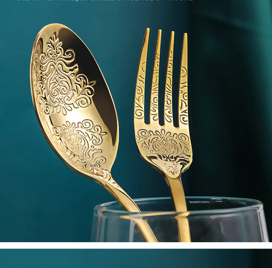 Set of 16/24 silverware in stainless steel with gold finish, including forks, knives, and spoons from 𝕄𝕔 𝕋𝕙𝕖 𝔹𝕝𝕒𝕔𝕜 �