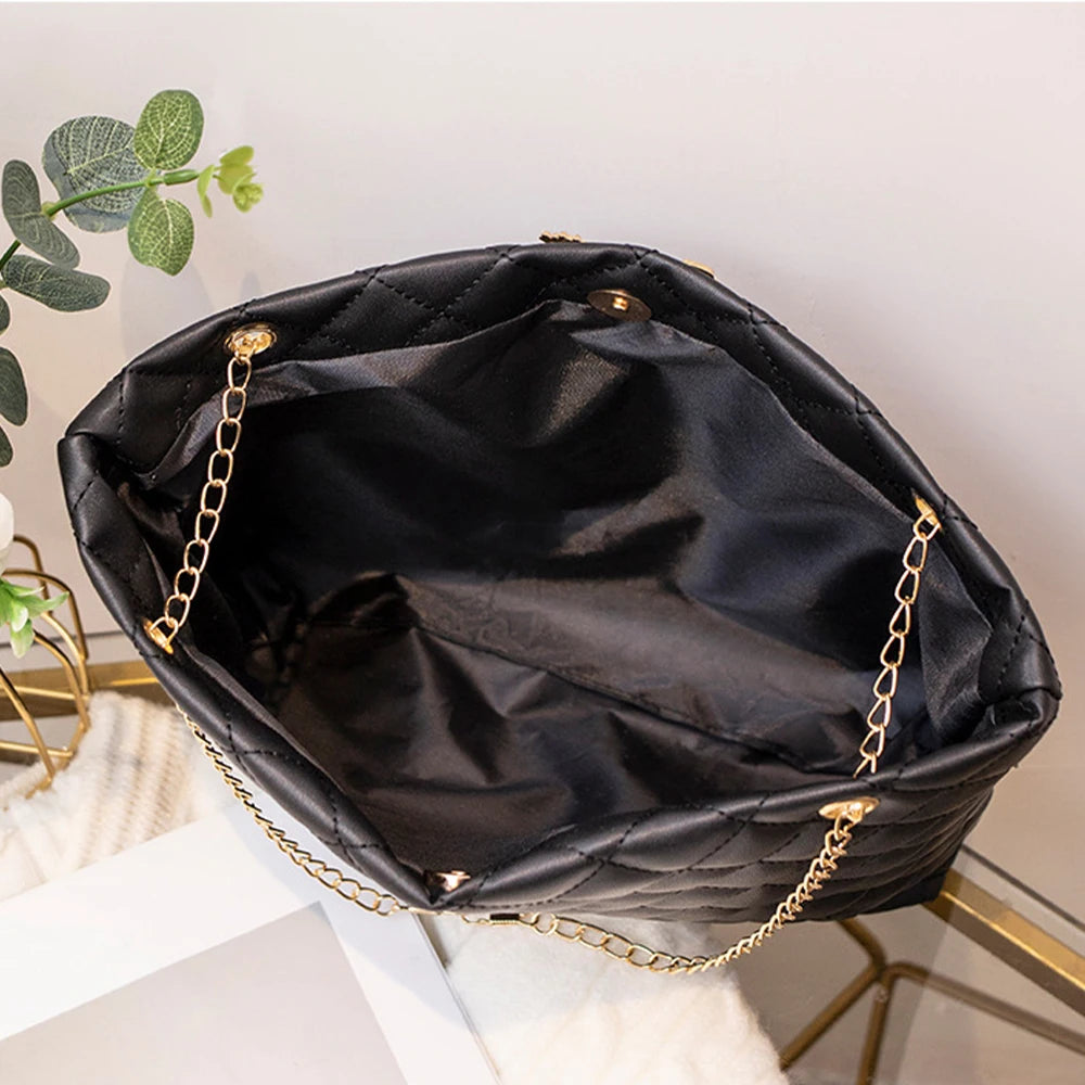Women's shoulder bag by ๐๐ฎ ๐๐๐ ๐น๐๐๐๐ ๐ป๐๐๐๐ ๐๐๏ฟฝ