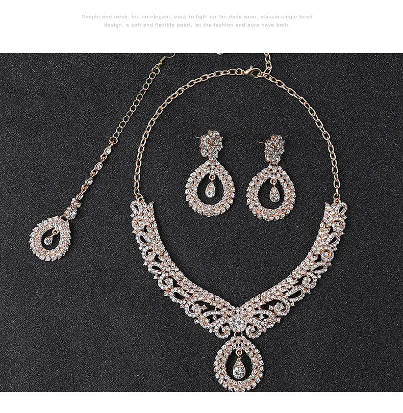 Vintage necklace set featuring black diamond accents from 𝕄𝕮 𝕋𝕙𝕖 𝔹𝕝𝕒𝕔𝕜 𝔻𝕚𝕒𝕞𝕠𝕟