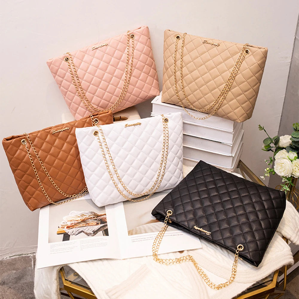 Womenโs shoulder bag by ๐๐ฎ ๐๐๐ ๐น๐๐๐๐ ๐ป๐๐๐๐ ๐๐