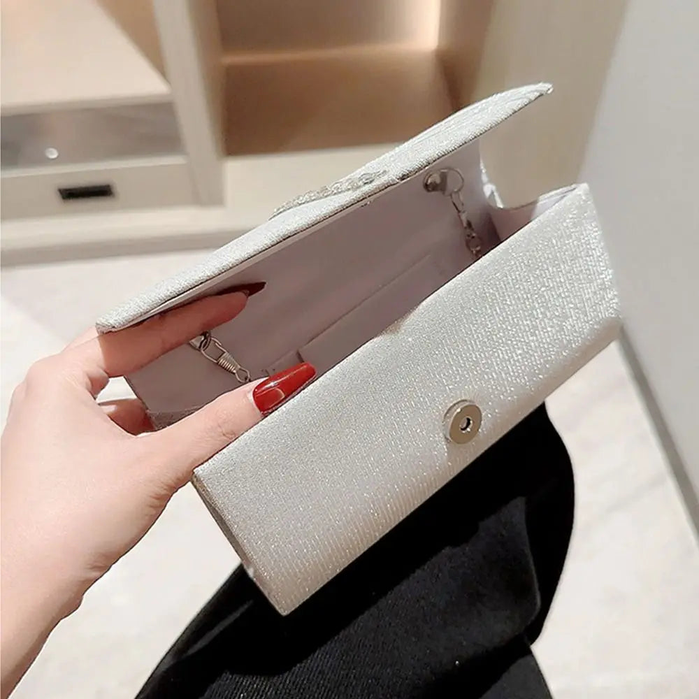 Luxury sequins clutch handbag by ๐๐ ๐๐๐ ๐น๐๐๐๐ ๐ป๐๐๐๐ ๐๏ฟฝ