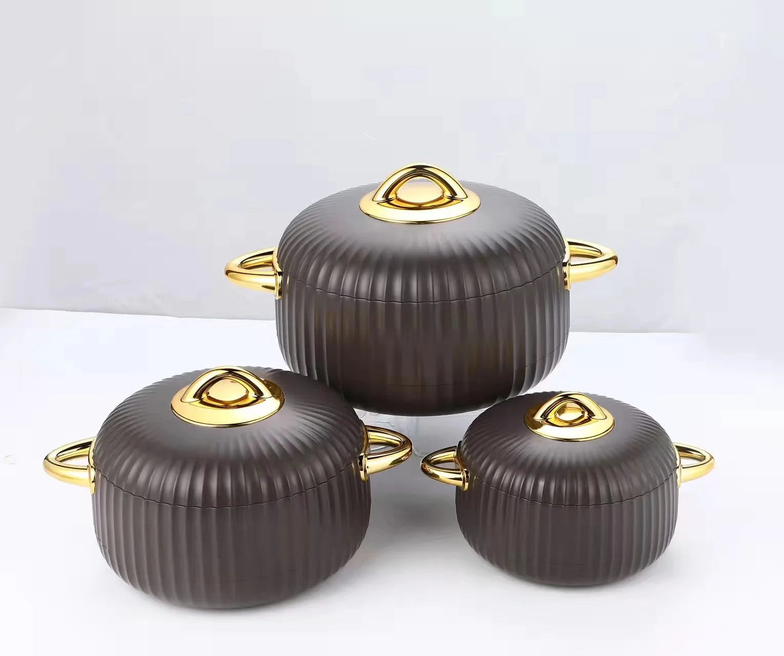 Set of three black diamond heat preservation kitchen containers in 1, 2, and 3.5 liters with secure lids, from ๐๐ ๐๐๐ ๐น๐๐๐๐
