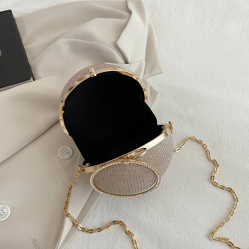 Black hand bag with chain strap for women by ๐๐ ๐๐๐ ๐น๐๐๐๐ ๐ป๐๐๐๐ ๏ฟฝ