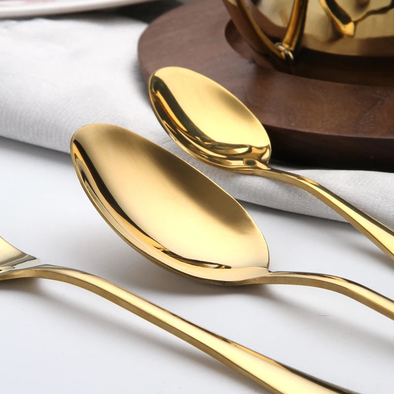 Set of 16/24 gold-colored cutlery and dinnerware from 𝕄𝕔 𝕋𝕙𝕖 𝔹𝕝𝕒𝕔𝕜 𝔻𝕚𝕒𝕞