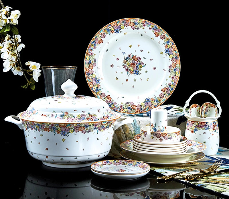 Set of 50 porcelain dinnerware pieces with star design from ๐๐ ๐๐๐ ๐น๐๐๐๐ ๐ป๐๐๐๏ฟฝ