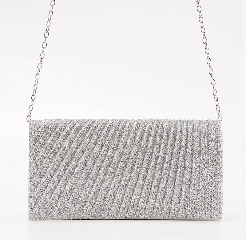 Women's black evening clutch handbag by ๐๐ ๐๐๐ ๐น๐๐๐๐ ๐ป๐๐๐๐ ๐๏ฟฝ