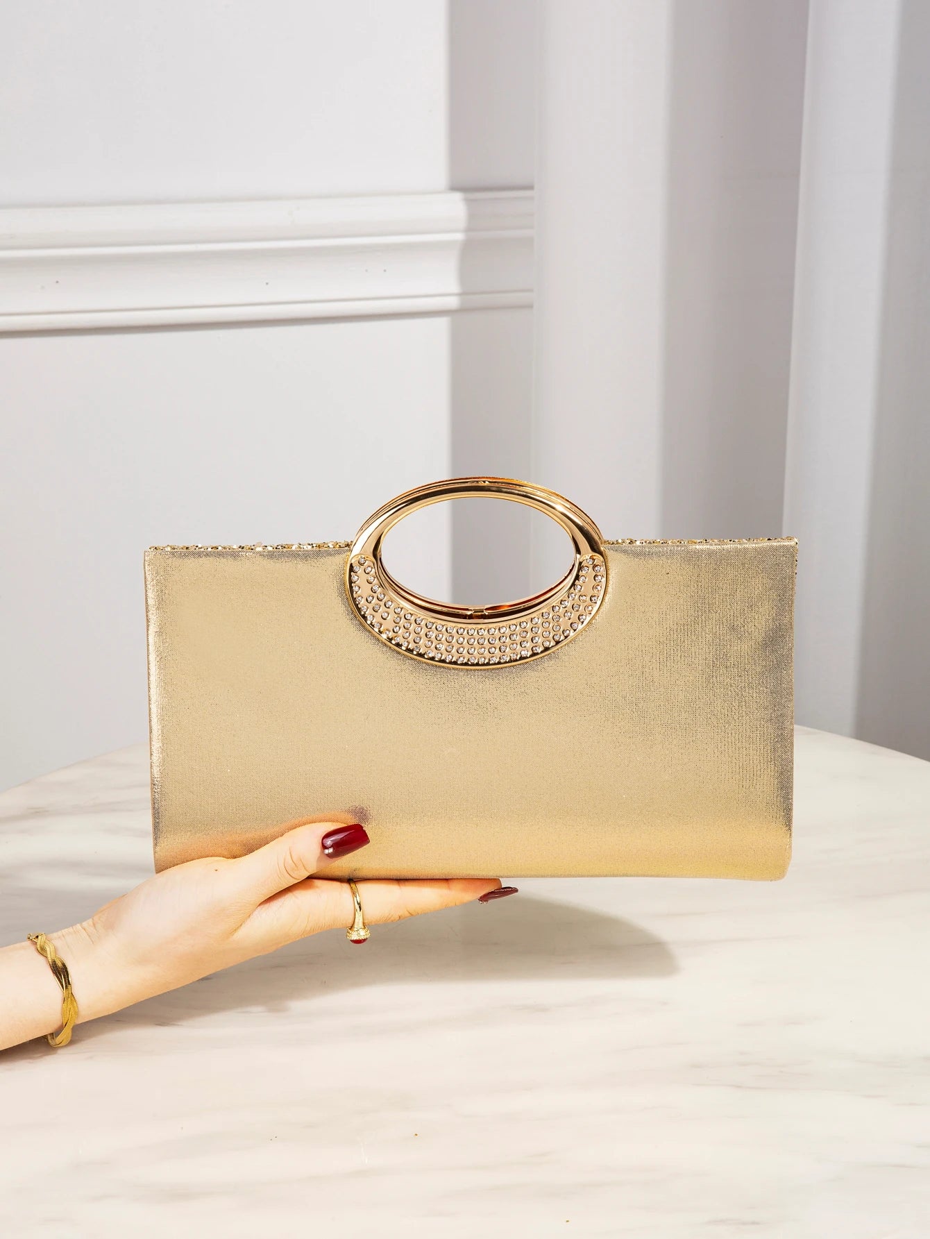 Luxurious black handbag by ๐๐ ๐๐๐ ๐น๐๐๐๐ ๐ป๐๐๐๐ ๐๐