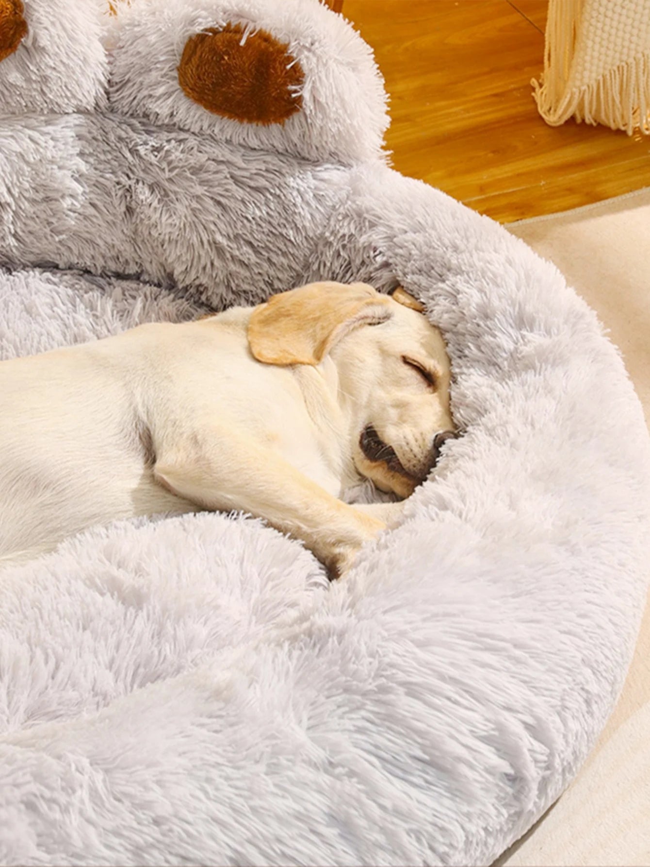 Large MC THE BLACK DIAMOND plush dog bed with cozy cave design, ideal for big dogs and puppies, featuring winter soft bedding and cushion.