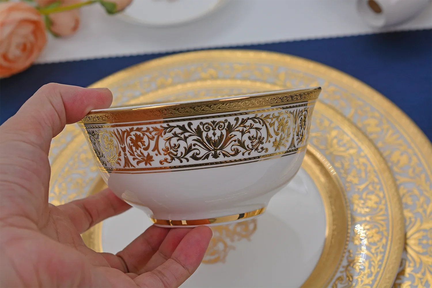 Karosa Luxury 84-piece gold embossed porcelain dinnerware set by ๐๐ ๐๐๐ ๐น๐๐๐๐ ๐ป๐๐๐๏ฟฝ