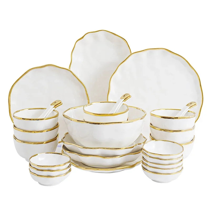 Nordic ceramic noodle and steak plates from 𝕄𝕔 𝕋𝕙𝕖 𝔹𝕝𝕒𝕔𝕜 𝔻𝕚𝕒𝕞𝕠𝕟