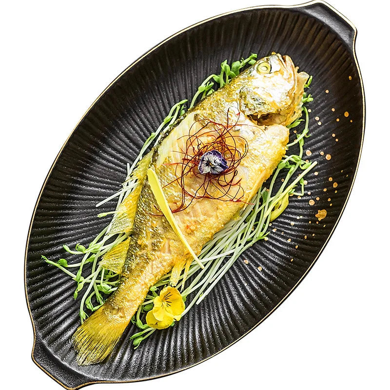 Black porcelain dinner plates with gilt rim from 𝕄𝕔 𝕋𝕙𝕖 𝔹𝕝𝕒𝕔𝕜 𝔻𝕚𝕒𝕞𝕠𝕟