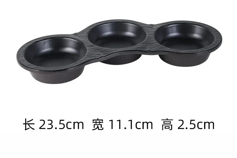 Black frosted melamine dinner plate from Mc The Black Diamonds, ideal for sushi, snacks, or fruit in hotpot restaurant settings.