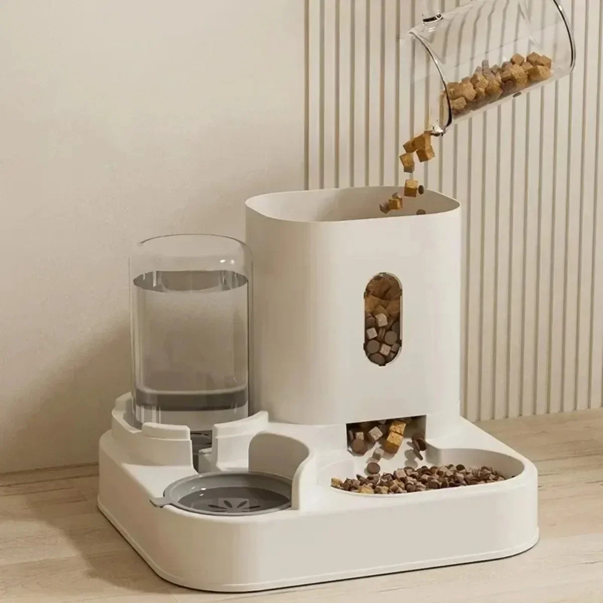 MC THE BLACK DIAMOND automatic pet feeder and water fountain with large capacity food storage container for dogs and cats.