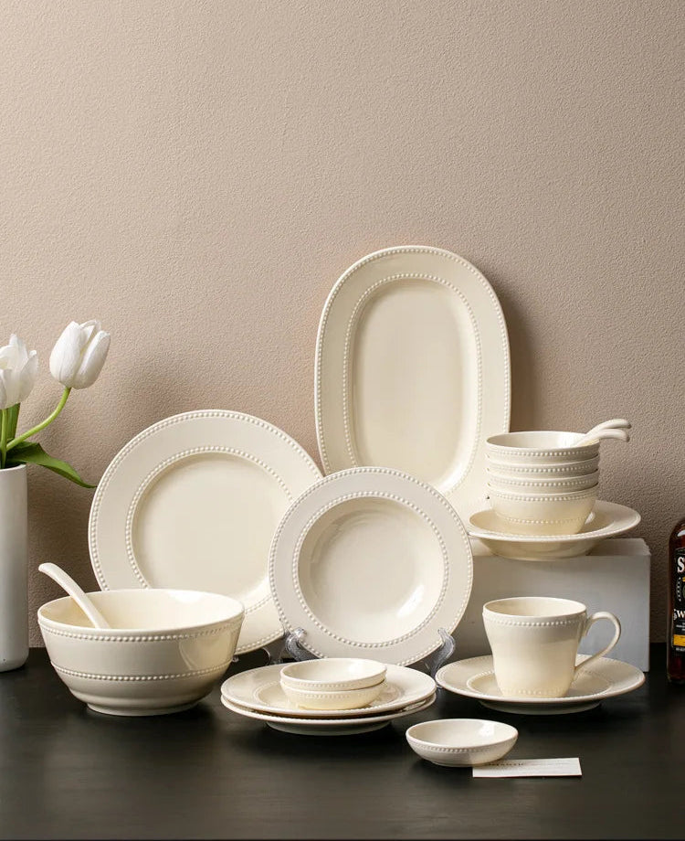 Modern minimalist ceramic round dinner plate from 𝕄𝕔 𝕋𝕙𝕖 𝔹𝕝𝕒𝕔𝕜 𝔻𝕚𝕒𝕞𝕠𝕟�