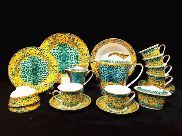 Fine Bone China dinner set by 𝕄𝕔 𝕋𝕙𝕖 𝔹𝕝𝕒𝕔𝕜 𝔻𝕚𝕒𝕞𝕠𝕟�
