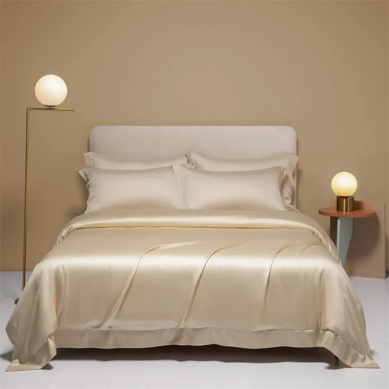 Luxury mulberry silk duvet cover in solid color, size 150x200cm, from 𝕄𝕔 𝕋𝕙𝕖 𝔹𝕝𝕒𝕔𝕜 𝔻𝕚�