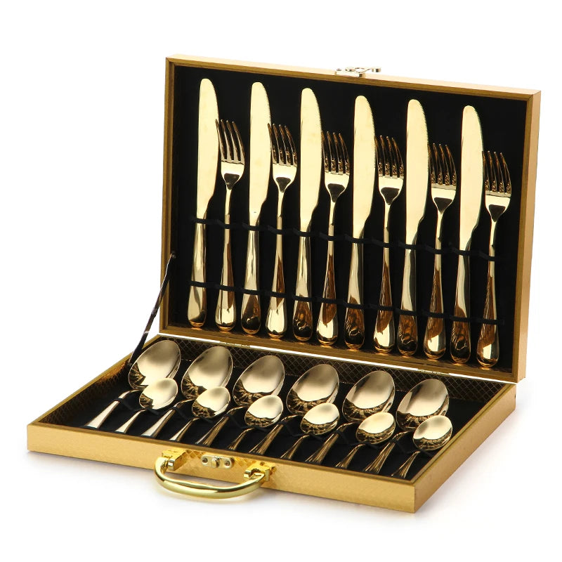 Set of 16/24 gold-colored cutlery and dinnerware from 𝕄𝕔 𝕋𝕙𝕖 𝔹𝕝𝕒𝕔𝕜 𝔻𝕚𝕒𝕞