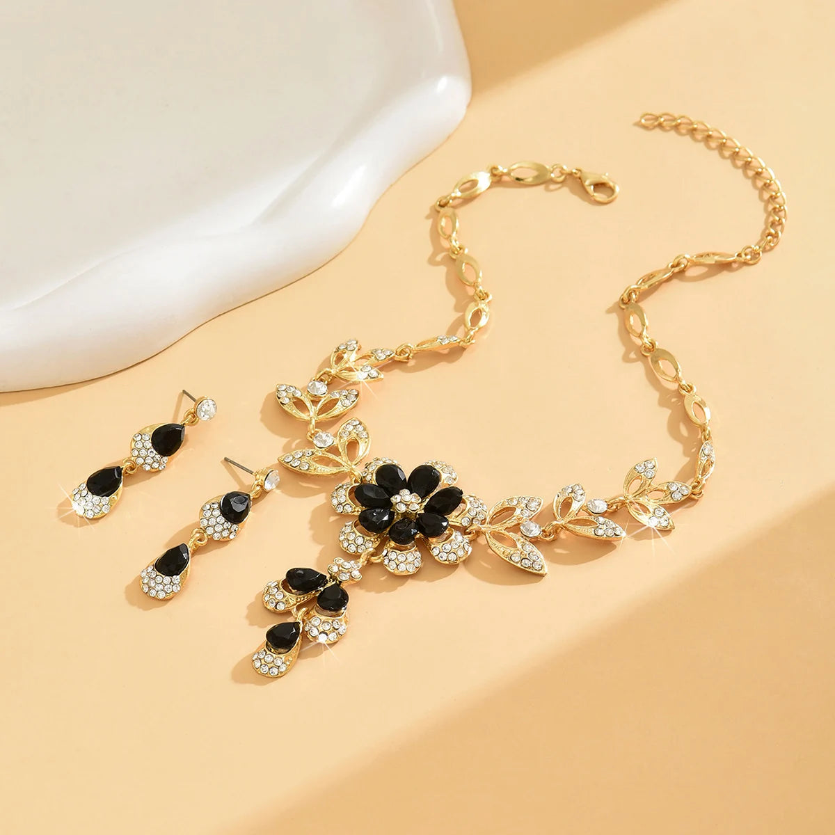 3-piece women's fashion necklace set featuring versatile floral designs by 𝕄𝕔 𝕋𝕙𝕖 𝔹𝕝𝕒𝕔𝕜 𝔻𝕚𝕒𝕞𝕠