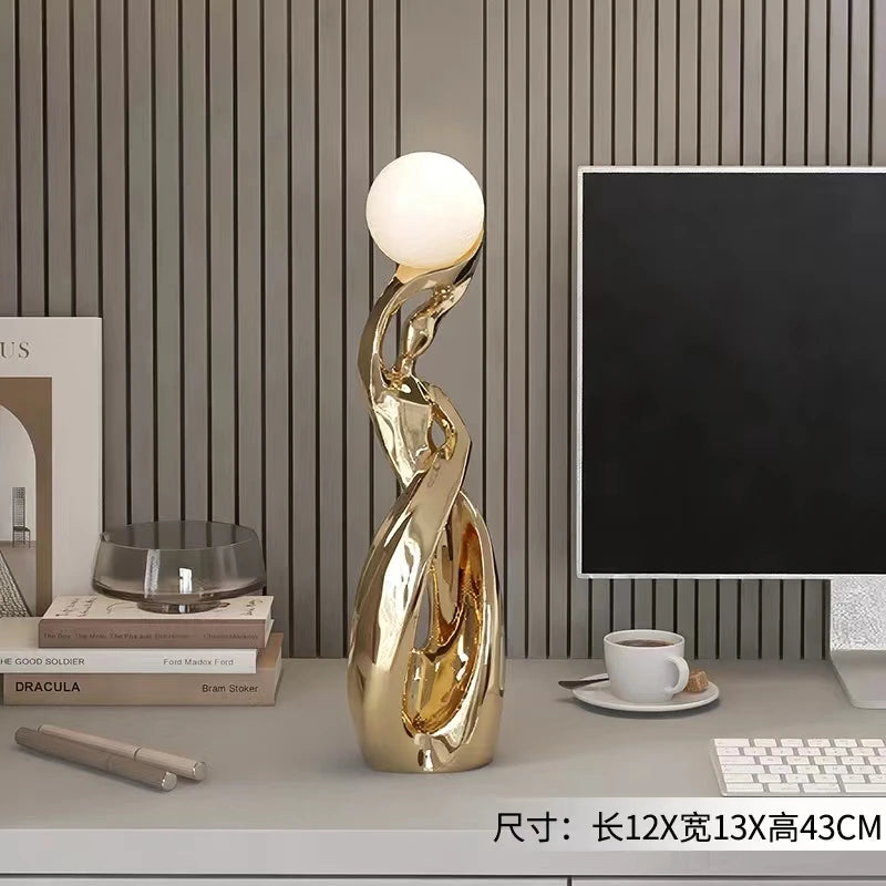Large abstract Nordic-style sculpture by 𝕄𝕔 𝕋𝕙𝕖 𝔹𝕝𝕒𝕔𝕜 𝔻𝕚𝕒𝕞𝕠𝕟�