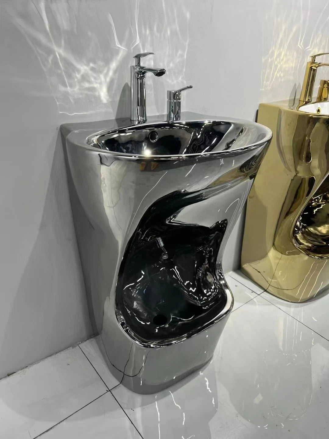 Modern high-gloss veneer square ceramic foot basin from MC THE BLACK DIAMOND, featuring a sleek design and non-slip base for bathroom use.