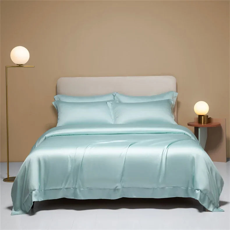 Luxurious natural mulberry silk duvet cover in solid color, size 150x200cm, from 𝕄𝕔 𝕋𝕙𝕖 𝔹𝕝𝕒𝕔𝕜 𝔻𝕚