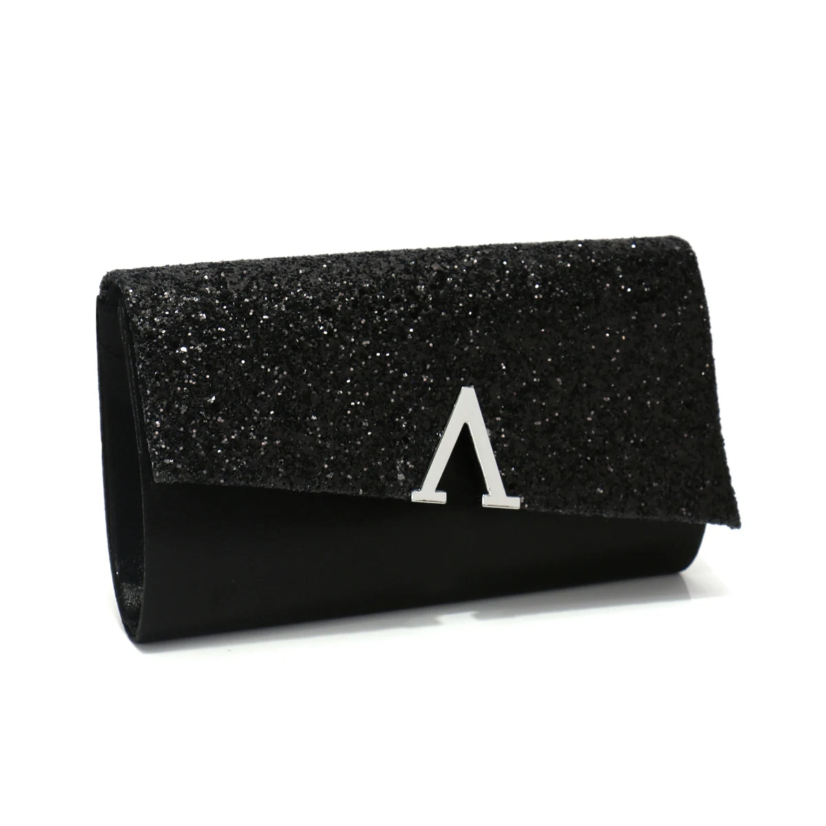 Black metal chain evening bag by 𝕄𝕔 𝕋𝕙𝕖 𝔹𝕝𝕒𝕔𝕜 𝔻𝕚𝕒𝕞𝕠𝕟�